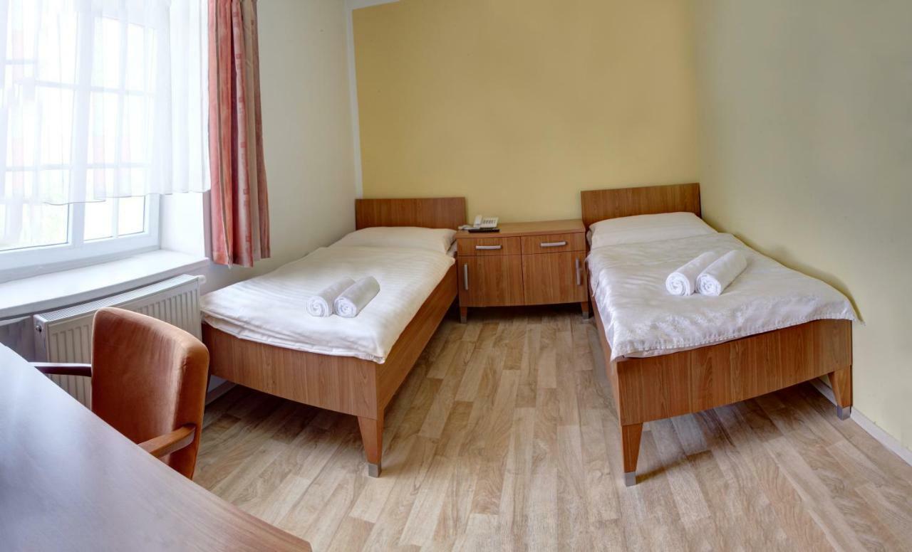 Penzion Tillerova Vila Lazne Bohdanec Exterior photo